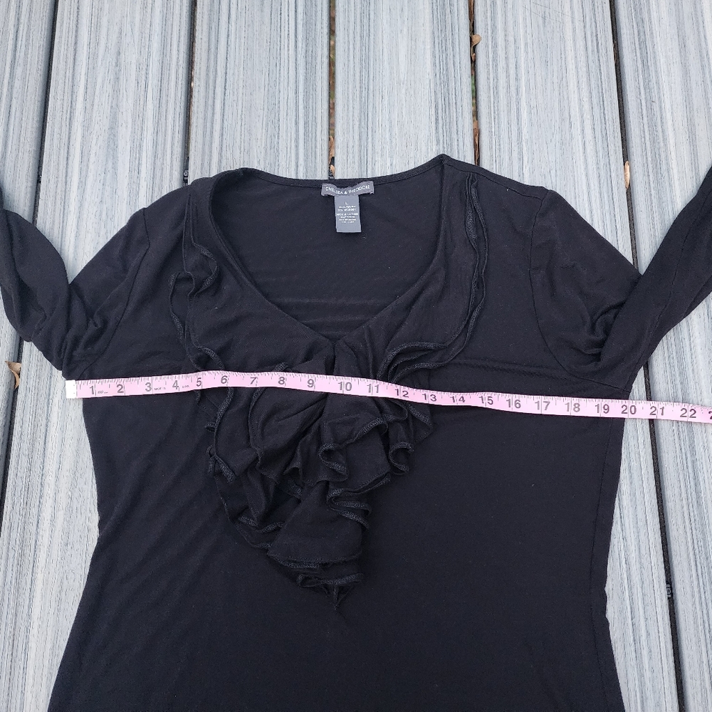 L Ruffle black Romantic top - Picture 6 of 9